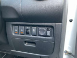 衝突被害軽減ブレーキ・踏み間違い防止・車線逸脱警報等の安全装備もしっかり付いておりますので安心してお乗り頂けます。