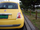 クラシカルな外観が特徴のFIATコンパクトカー、フィアット500。1.4L 直列4気筒DOHC16バルブエンジン。フルオートエアコンやリヤプライバシーガラスなどを備えた上級グレード「1.4 16V ラウンジ」。