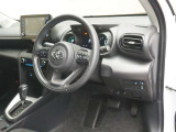 ステアリングスイッチ付きです。ハンドルから手を離さなくても操作が可能です。