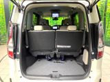 普段のお買い物や通勤、送迎等に十分な荷室スペースを確保しております。セカンドシートを倒すと、大きな荷物の積載も可能です♪