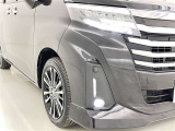 フォグランプ装着車です。暗い夜道の車両前方を明るく照らします