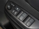 電動格納式ドアミラー・パワーウインドウを装備しています。