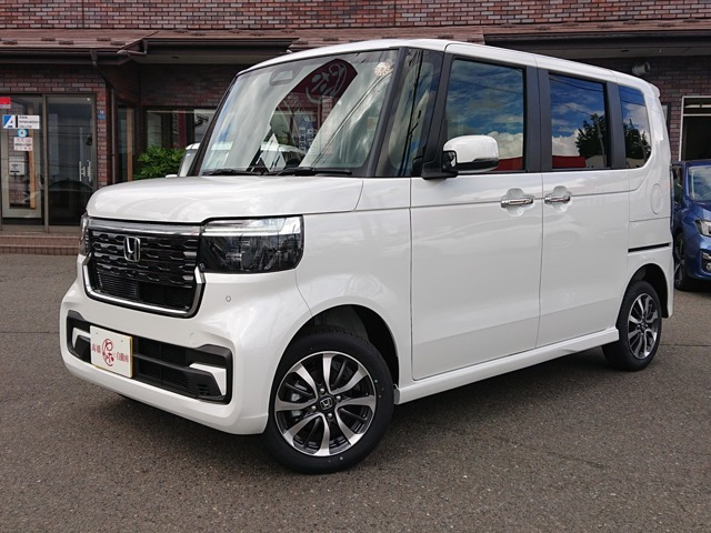 N-BOXカスタム  カスタム 660 4WD