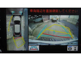 パノラミックビューモニター付きです。車両を上から見たような映像をディスプレイオーディオ画面に表示。運転席からの目視だけでは見にくい、車両周辺の状況をリアルタイムでしっかり確認できます。