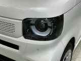 LEDヘッドライトは、点灯の瞬間から最大光量を発揮し、突然暗くなるトンネルなどでの安定感を高めます。