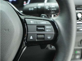 ◆アダプティブクルーズコントロール◆予め設定した車速内でクルマが自動的に加減速。前走車との適切な車間距離を維持しながら追従走行します。【LKAS】車線維持支援システムでステアリング操作を支援。