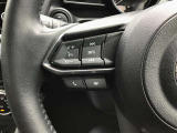 上質さを感じる本革巻きステアリングです。オーディオコントロール等のスイッチが装備されています。お手元で簡単に操作できます☆