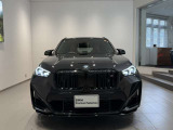 BMW代表的な特徴のキドニーグリル。BMWのすべてのモデルに採用され、BMWらしさを強調しております。