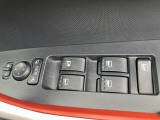 全席パワーウインドです。ドアミラーの格納調整も行えます!