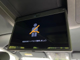 【フリップダウンモニター】大画面モニターで後席でもエンタメをお楽しみいただけます。小さなお子様にも大人気の装備です♪