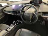 前方の見通しが良いすっきりした視界、誰でも扱いやすく運転できます。疲れにくく安心ドライブを更に快適なものにします!
