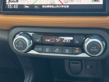オートエアコンで温度設定ラクラク。