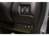 【両側電動スライドドア】スイッチ一つでスライドドアが開閉可能。狭い駐車場での乗り降りも安心です。