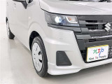 明るいライトが夜道を明るく照らしてくれます。 運転する上で、道路状況をいかに早く認識できるか重要なポイントです。 白色光が暗い道も明るく照らしてくれますよ。