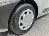 トヨタ純正ホイールキャップ装着車になります♪