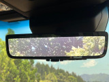 【デジタルインナーミラー】後席の大きな荷物や同乗者で後方が確認しづらい時でも安心!カメラが撮影した車両後方の映像をルームミラー内に表示。クリアな視界で状況の確認が可能です!
