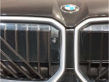 ☆BMWの代名詞とも言える【キドニーグリル】一目見ただけでBMW車であると認識できる確固たるアイコンとして存在感を放ちます☆