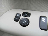 駐車時や狭い道でのすれ違い時に気を使うミラー。電動格納式ドアミラーはそんな時に便利です。