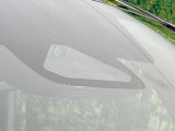 【プリクラッシュセーフティ】前方の車両等を検知し、衝突しそうな時は警報で注意を促し、ブレーキを踏む力をサポート。ブレーキを踏めなかった場合は衝突被害軽減ブレーキが作動、衝突回避をサポートします。