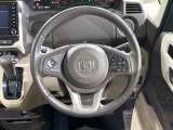 【純正革巻きステアリング】上質な革を使用することで、手にしっかり馴染みとても運転しやすいハンドルです♪