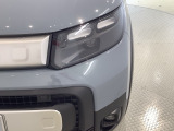LEDヘッドライトは、点灯の瞬間から最大光量を発揮し、突然暗くなるトンネルなどでの安定感を高めます。
