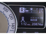 コーナーセンサー付いてます!バンパーに取り付けられた4個の超音波センサーで、障害物を、音とメーター内モニターで知らせてくれます♪