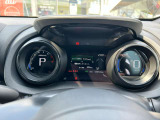 シンプルなデザインで視認性の良いメーターは安全運転をサポートしてくれますよ。