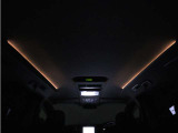 夜間に室内を照らしてくれるルームライトです