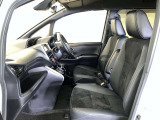 すっきりとしたデザインの内装は、さすがトヨタ車の上品さを感じます。
