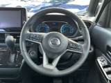 ハンドルは軽やかに回り、気持ちよく運転が出来ます。