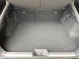 普段のお買い物や通勤、送迎等に十分な荷室スペースを確保しております。