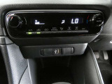 オートエアコンです。快適な温度を保ち、オールシーズン快適です。