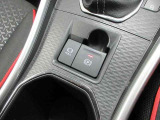 【電動パーキングブレーキ】はパーキングブレーキをスイッチで作動・解除が可能。