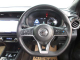 運転が楽しくなる明るく開放的な運転席まわりです。