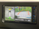 【マルチアラウンドモニター】専用のカメラにより、上から見下ろしたような視点で360度クルマの周囲を確認することができます☆死角部分も確認しやすく、狭い場所での切り返しや駐車もスムーズに行えます。
