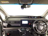 【前方視界】開放的な前方視界!運転がしやすく疲れにくいです♪窓が大きく、見通しがとっても良いおクルマですよ♪