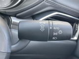 【オートライト(AUTO)】外の明るさをシステムが感知して、自動でヘッドライトが点灯します。ヘッドライトをつけ忘れを防ぐ便利機能です。