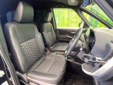 運転席シート廻りは使用感も少なく、良好な状態となっています。丁寧に使われていたことがよくわかりますね。