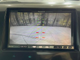 【バックカメラ】駐車時に後方がリアルタイム映像で確認できます。大型商業施設や立体駐車場での駐車時や、夜間のバック時に大活躍!運転スキルに関わらず、今や必須となった装備のひとつです!