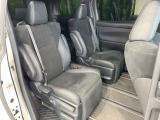後部座席も気になるようなキズ・汚れやへたり等、大きなダメージはなく、良好な状態です。