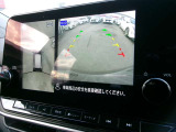 【アラウンドビューモニター】上空から見下ろしているかのような映像で駐車をサポート。安心です。
