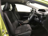 高いホールド性で運転姿勢が安定します。長距離ドライブでも疲れにくいのが魅力です。快適なドライビングライフをお送りください♪
