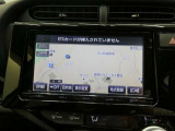 純正ナビを装備。タッチパネル式で使いやすく、お出かけもラクラクです。