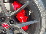 【ブレンボ製キャリパー】ハイパワー車両には強力なブレーキが必須!世界のスーパーカーにも採用されるイタリアの高級メーカー「ブレンボ」を装着!色鮮やかなキャリパーがスポーティな印象を引き立てます♪