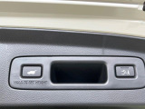 【パワーバックドア】スマートキーや運転席のボタンを押すだけでリアゲートが自動で開閉します!荷物を持っている時や、高い位置にあるバックドアを閉める際に便利な機能です♪
