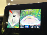 【全方位モニター用カメラ】専用のカメラにより、上から見下ろしたような視点で360度クルマの周囲を確認することができます☆死角部分も確認しやすく、狭い場所での切り返しや駐車もスムーズに行えます。