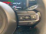 ACC(アダプティブクルーズコントロール)は、ペダル操作なしで設定速度を保ちます。先行車がいる場合には、先行車の車速に合わせ追従します。