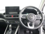 運転席から見たハンドルダッシュまわりになります。