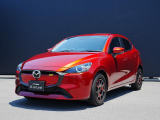 世界統一名称の『MAZDA2』となったコンパクト。「Be a Driver」のスローガンのもと、最適なドライビングポジションを提供できる室内空間と思い通りの走行性能を持った、クラスを超えたお車です!