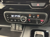 フロント両席にはシートヒーターが付いています!寒い日に便利な装備ですね。